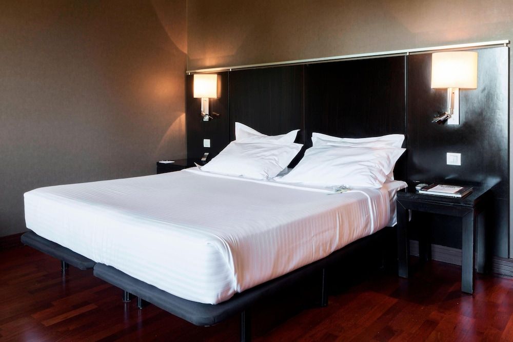 AC Hotel Palacio de Santa Ana by Marriott 3