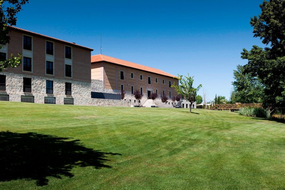 AC Hotel Palacio de Santa Ana by Marriott 1