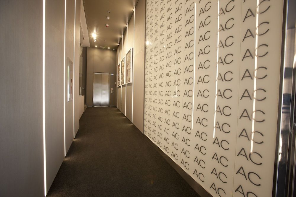 AC Hotel Colón Valencia by Marriott 2