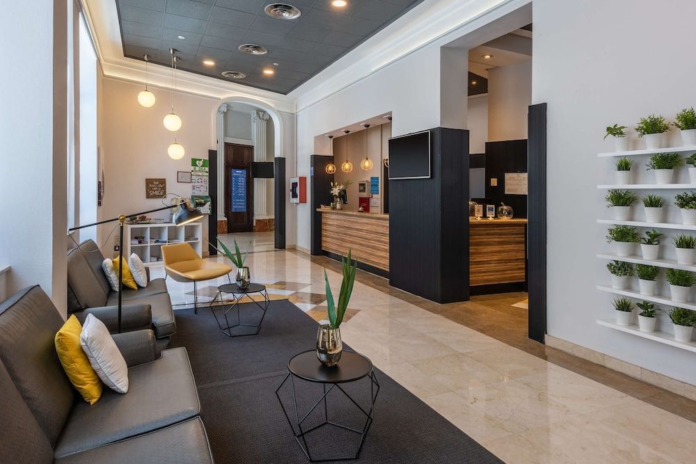 Hotel Madrid Atocha Affiliated by Meliá 2