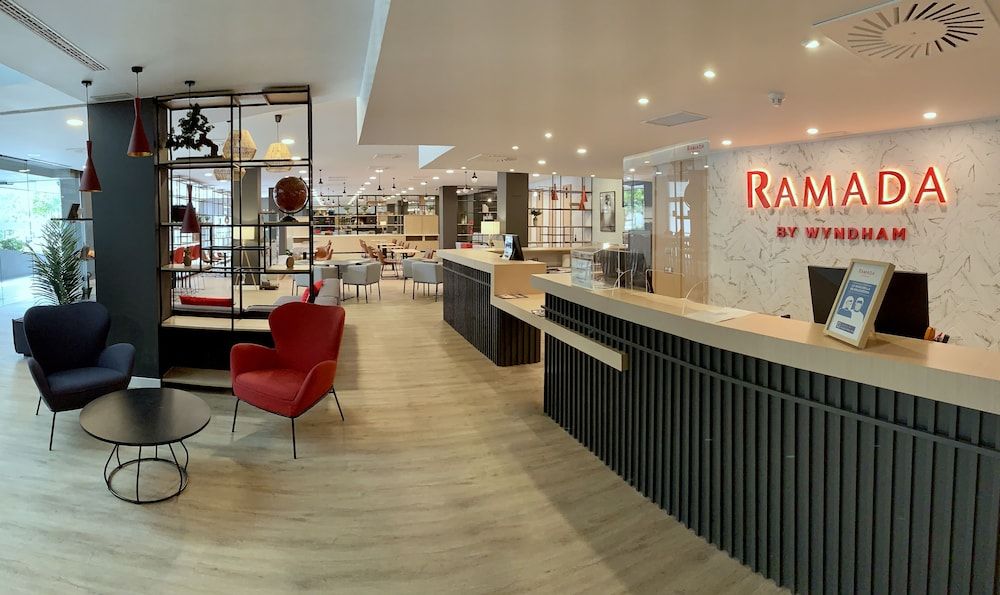 Ramada by Wyndham Valencia Almussafes 2