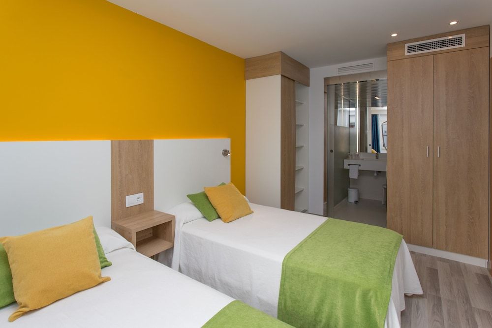 Aparthotel Acuasol 3