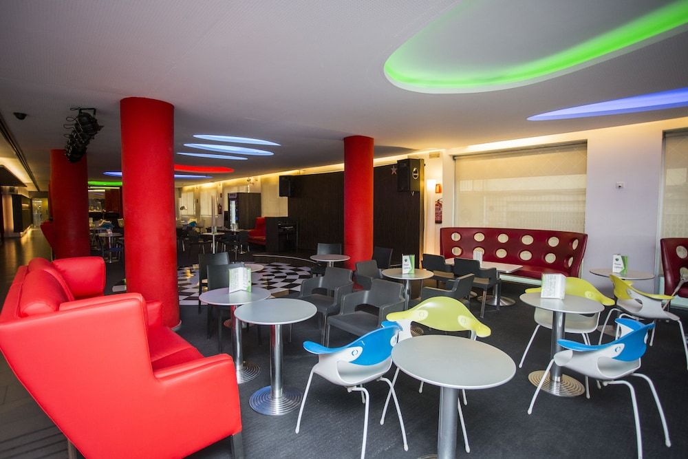 Hotel Oasis Plaza 2