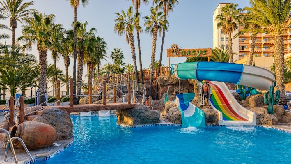 🏖️🍽️¡ALMERÍA CON MEDIA PENSIÓN Y TOBOGANES!☀️ 🛝 Hotel 4★ en 1ª línea de playa con animación para todas las edades | Aguadulce