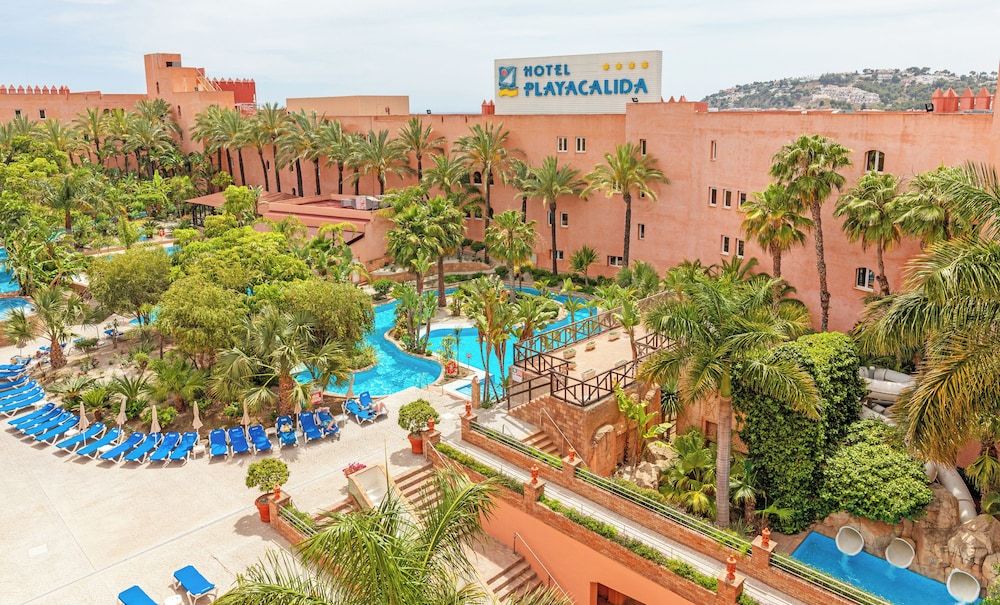 👨‍👩‍👧‍👦 ¡DIVERSIÓN ACUÁTICA EN ALMUÑÉCAR! Hotel 4★ con Media Pensión y parque acuático 🏖️