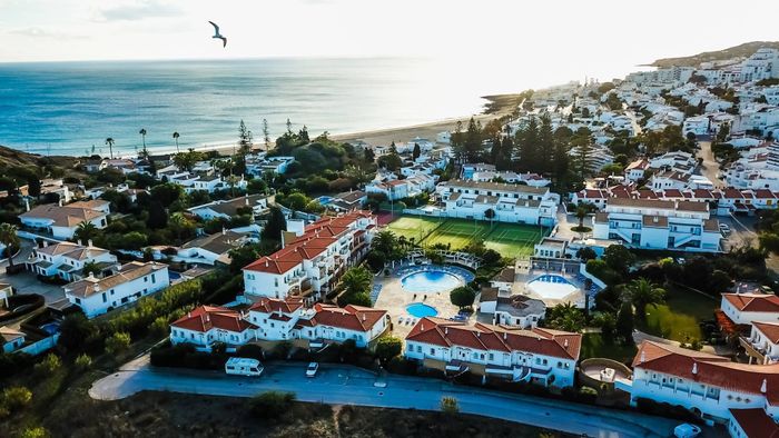 🏖️👨‍👩‍👧‍👦LAGOS ¡PLAYAS DE ENSUEÑO EN EL ALGARVE!☀️🌄Desde 2 noches: Hotel  4★ con desayuno al lado de la playa para familias o amigos | Portugal