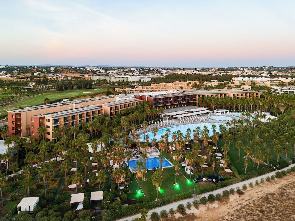 Wine & Books by the Sea 2