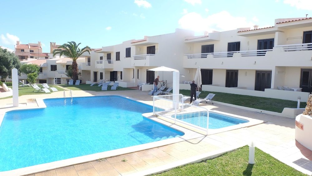 Aura Village - City Beach Apartments 1