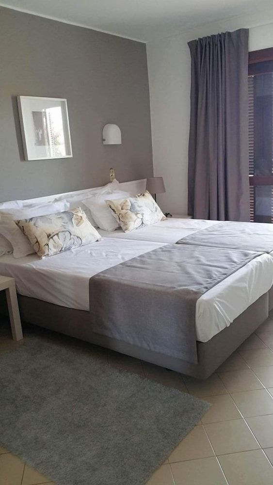 Aura Village - City Beach Apartments 3