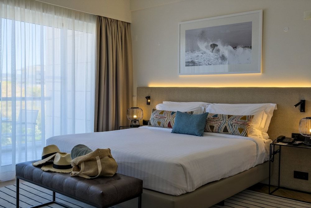 Crowne Plaza Caparica Lisbon, an IHG Hotel 3