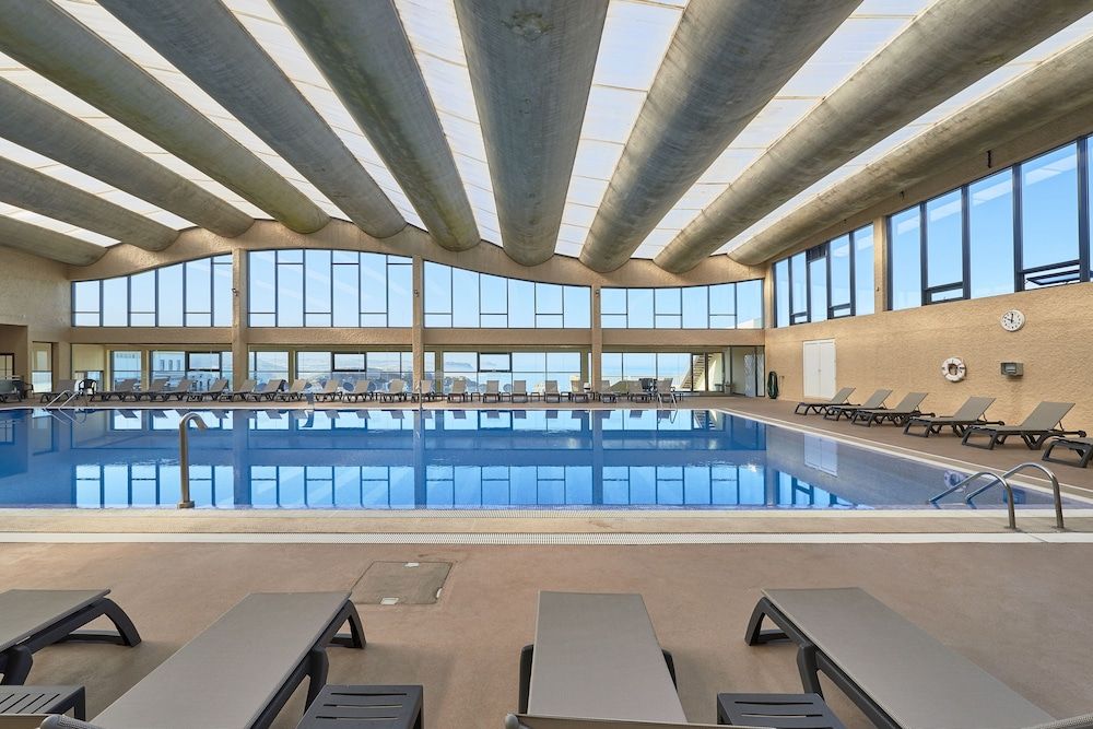 🥰 Situado à beira-mar, Hotel com acesso ilimitado às piscinas e ao Spa | Maceira