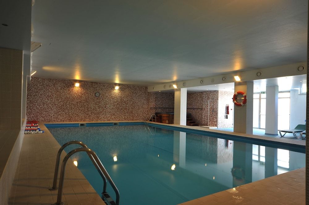 Hotel Lusitania Congress & Spa 4*, acesso a piscina interior e exterior