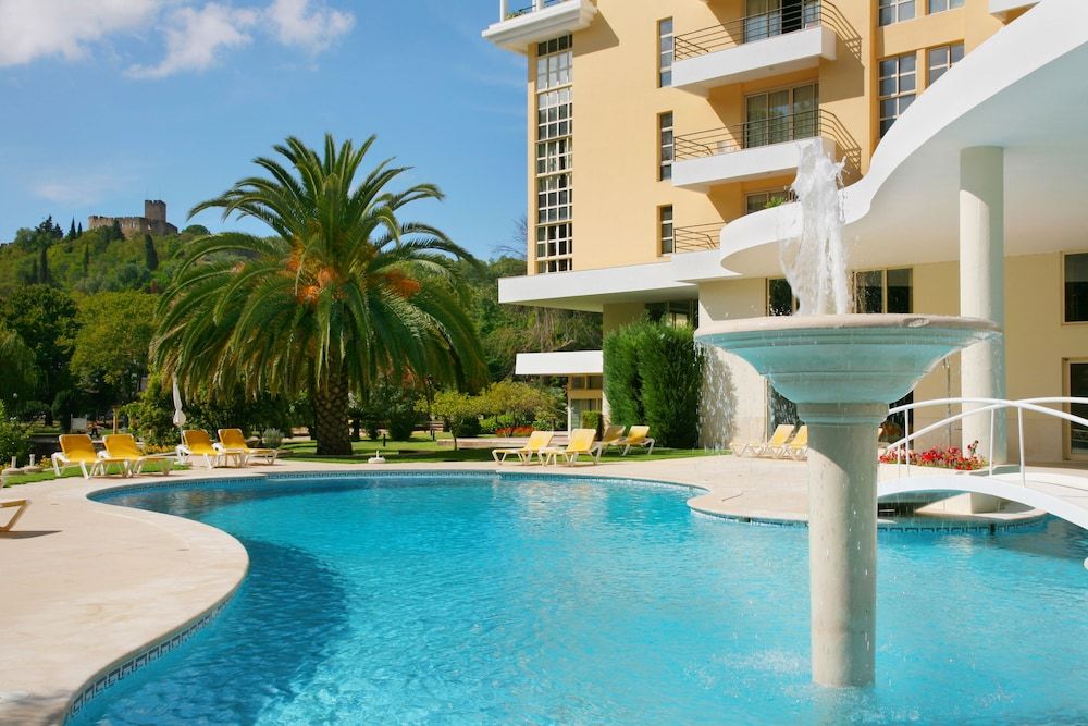 🏰 Hotel 4* em cidade histórica com Piscinas | Tomar