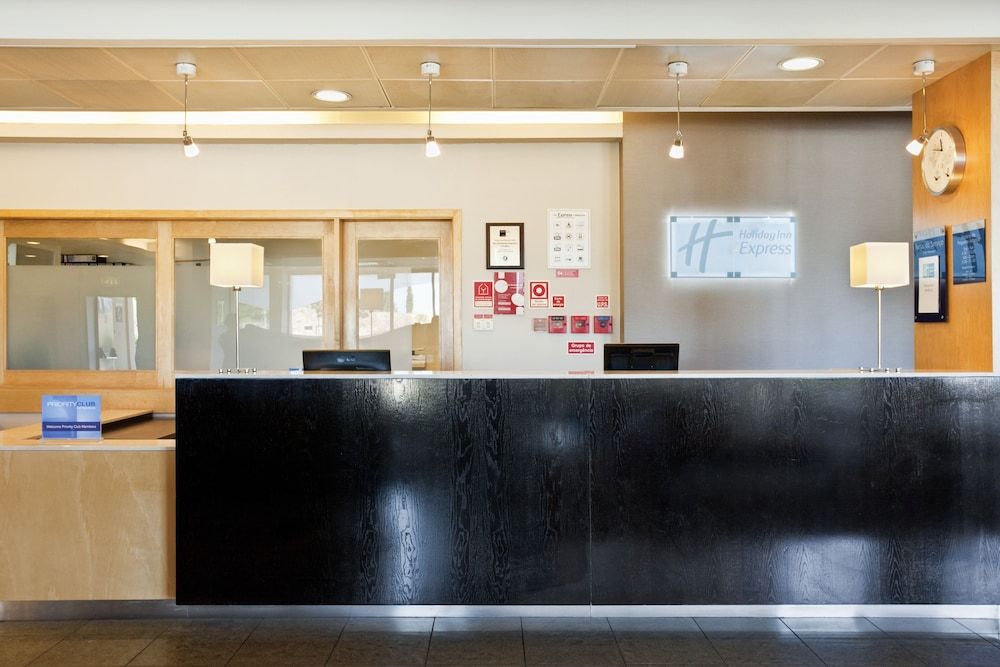 Holiday Inn Express Lisbon - Oeiras, an IHG Hotel 2