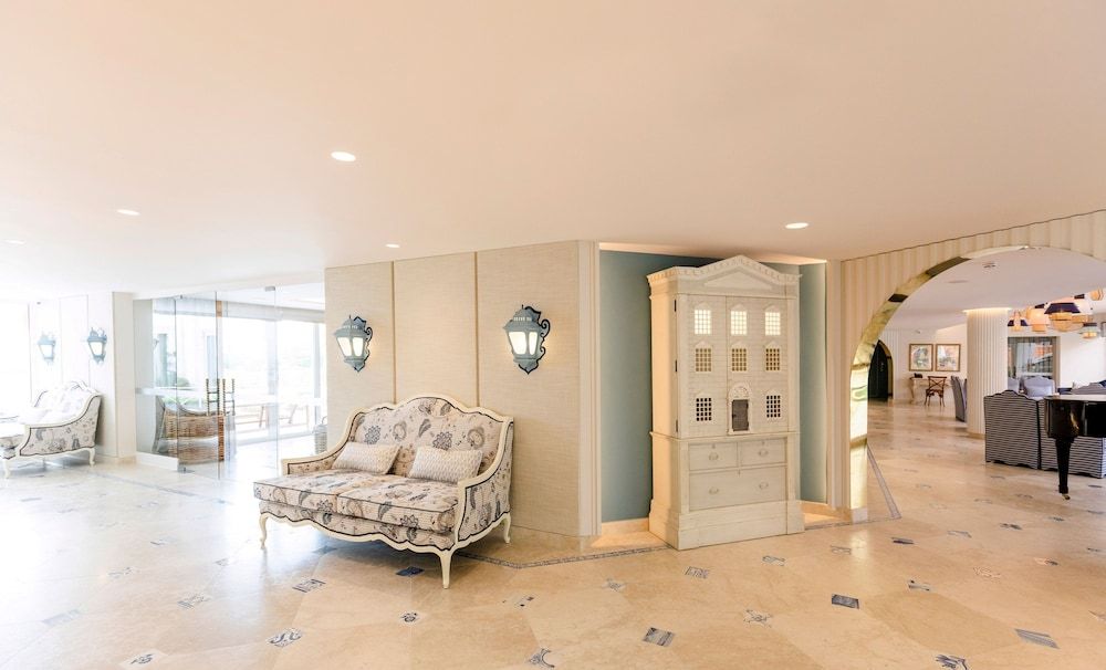 The Albatroz Hotel 2