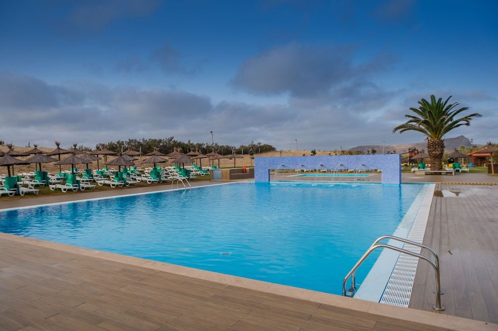 🌊 Resort 4* na Praia Dourada | Porto Santo 🏖️