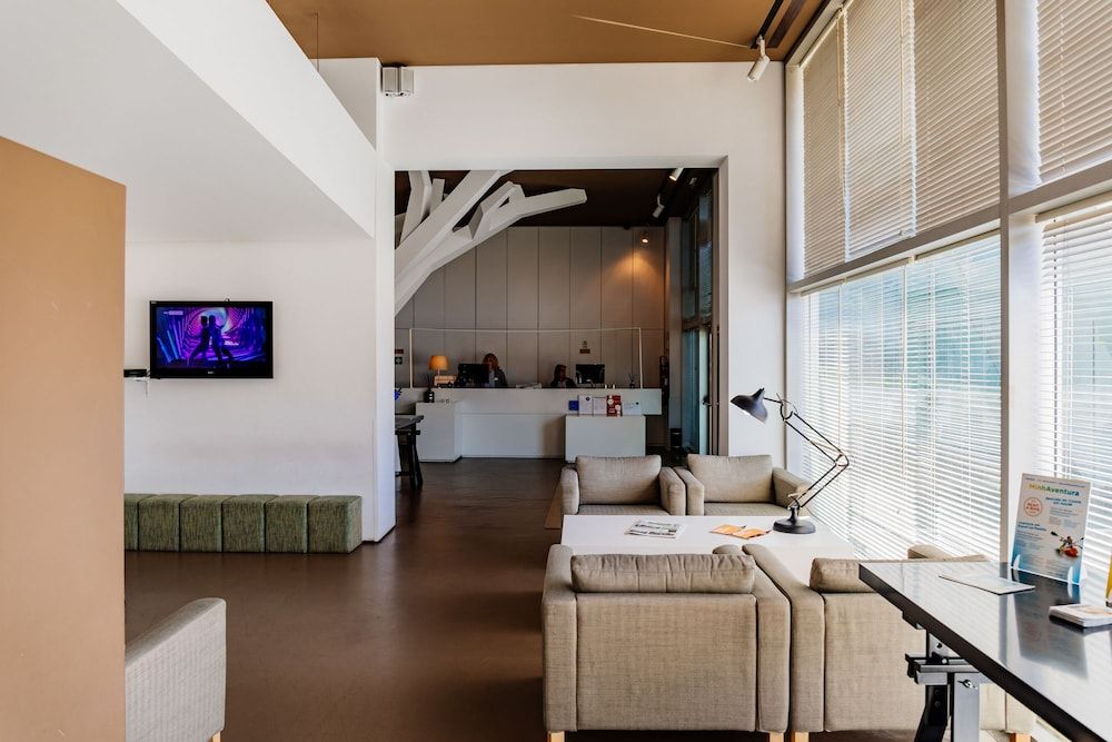 Basic Hotel Braga by Axis 2