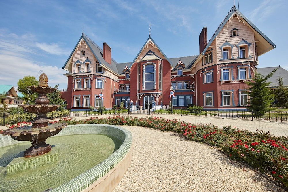 PortAventura Hotel Lucy's Mansion 1