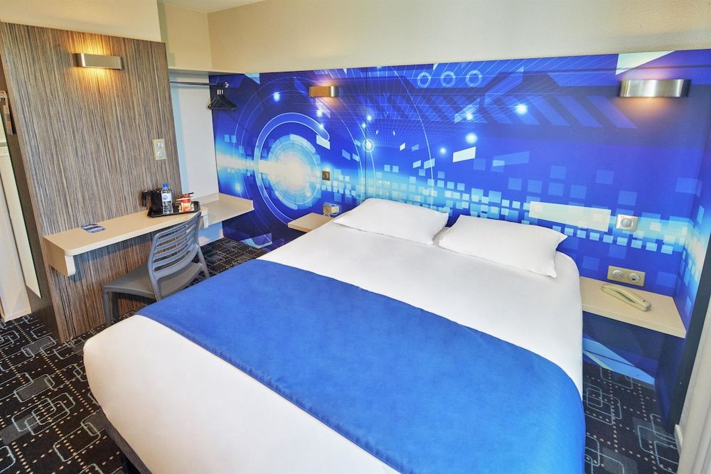 Kyriad Poitiers Jules Verne Site du Futuroscope 1