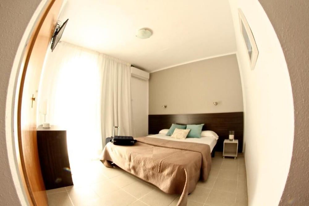 HOSTAL TAHITI RS 3