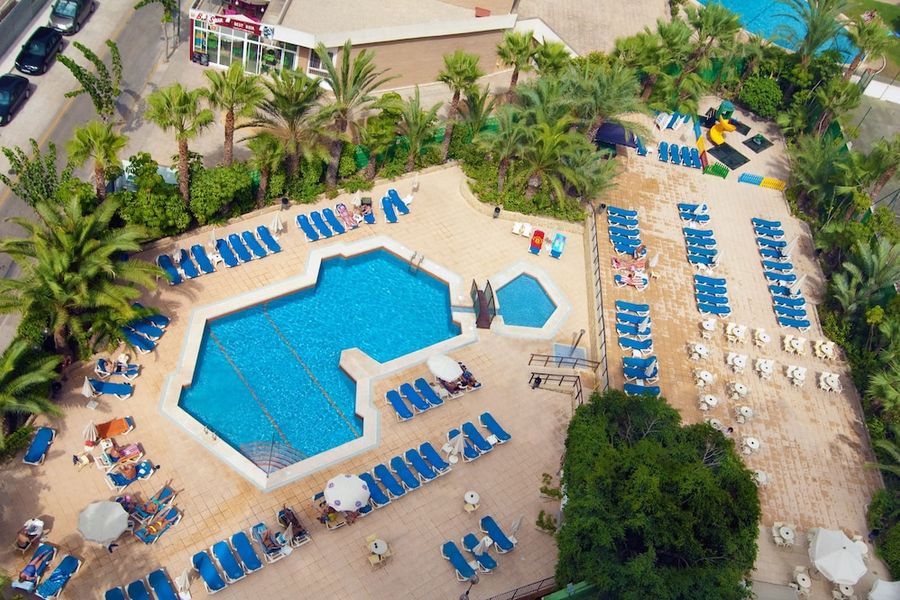 ¡Relájate este verano en Benidorm! ☀ Hotel Servigroup Castilla, con opción a pensión completa y a 500 metros de la playa 