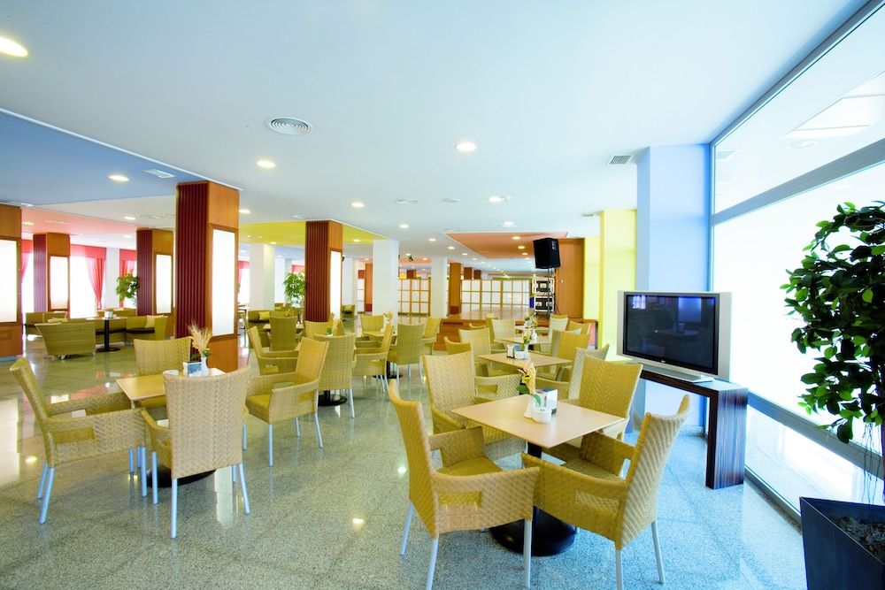 Apartamentos Mar y Golf 3