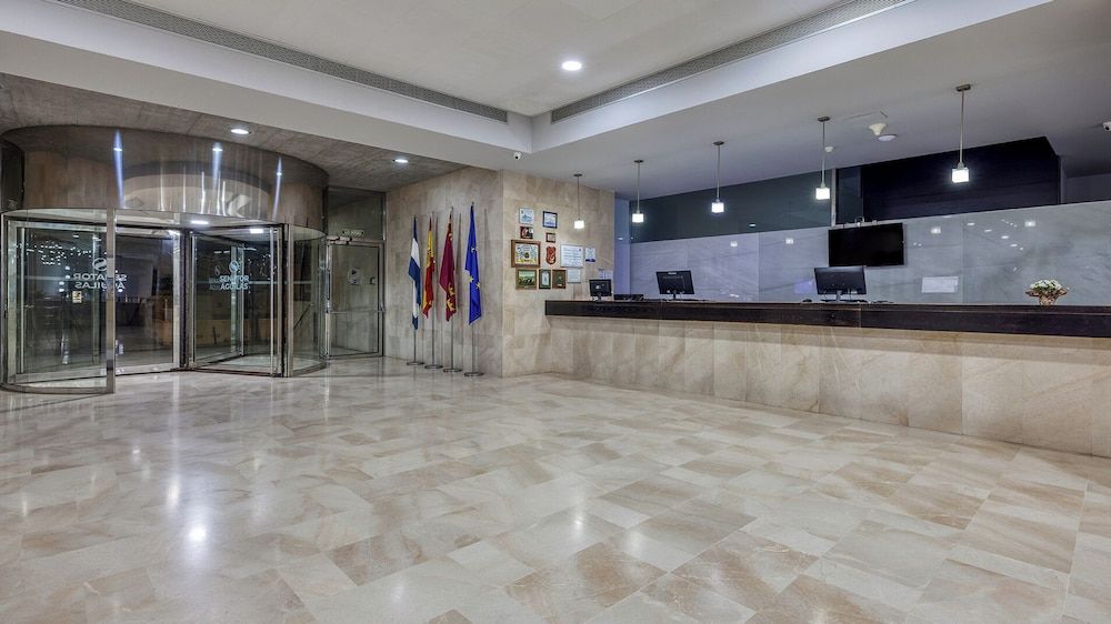 Senator Águilas Hotel 3