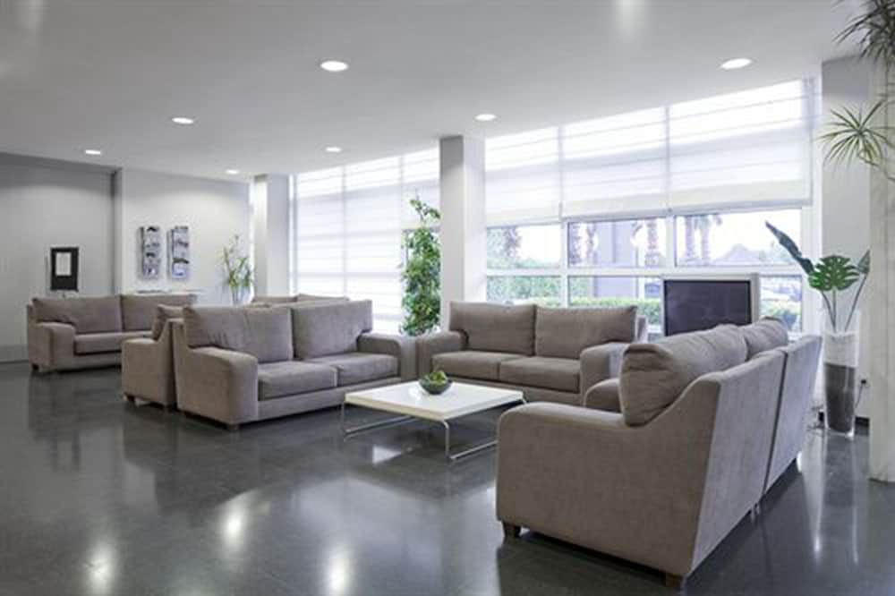 Hotel Sercotel Air Penedès 3