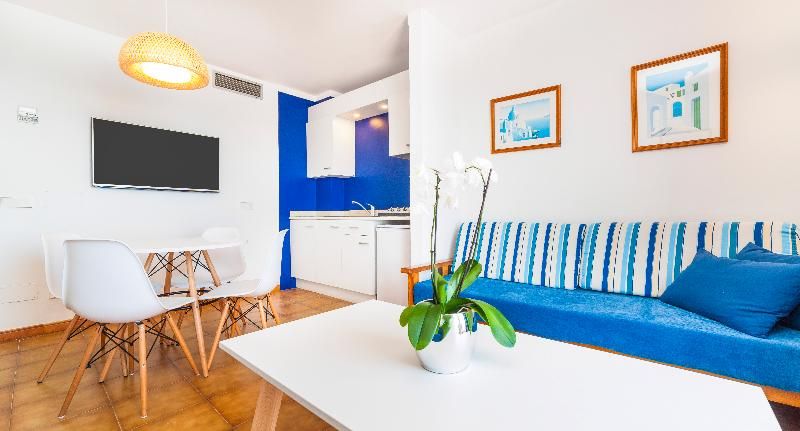Globales Apartamentos Cala Viñas 3
