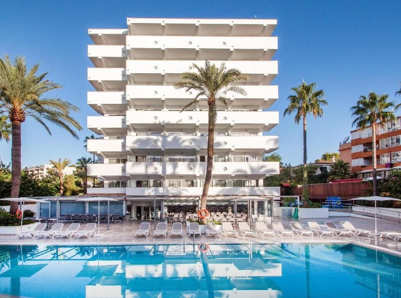 🧑‍🤝‍🧑🏝️¡UN ADULTS ONLY CON MEDIA PENSIÓN EN MALLORCA!🥐🚢 Desde 3 noches: Ferry con tu coche + Hotel 4★ con animación | Palmanova
