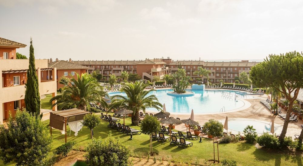 Aparthotel ILUNION Sancti Petri 1