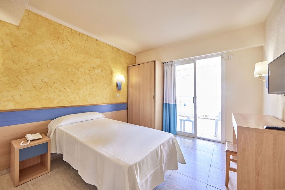 AHOI! Urban Beach Hotel 3