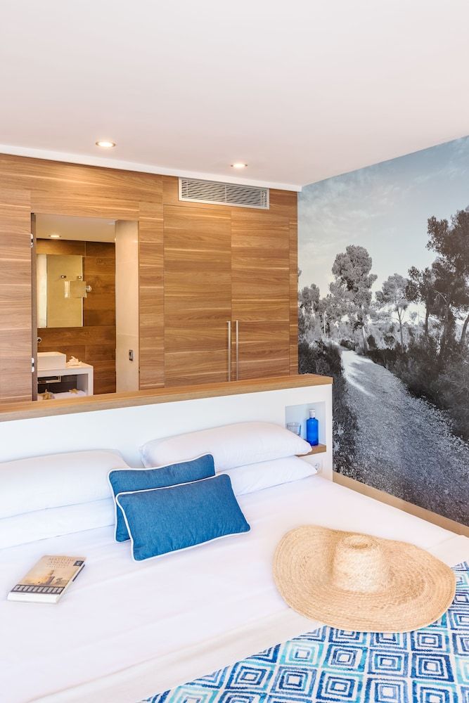 Aparthotel Bahía Suites Camp De Mar 3