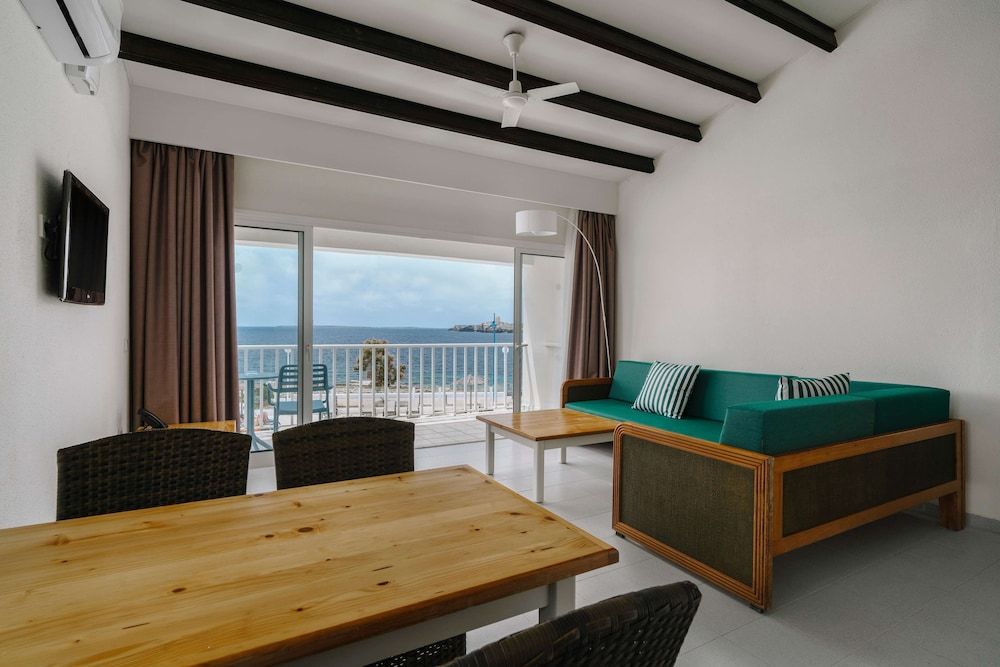 AluaSun Far Menorca Hotel 3