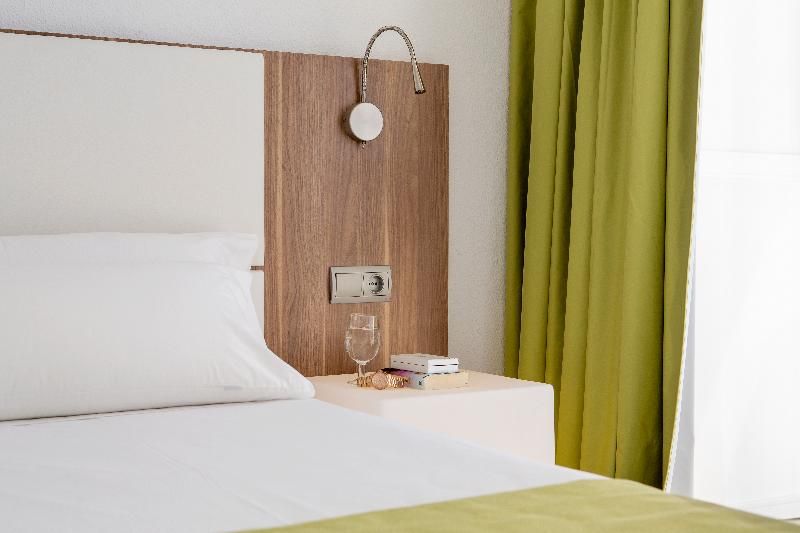 Hotel Globales Cala Blanca 3