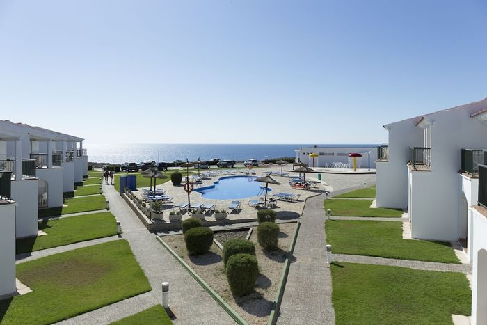 🏝️¡MENORCA CON MEDIA PENSIÓN!👨‍👩‍👧‍👦⛴️Desde 3 noches: Ferry con tu coche +  Hotel 4★ familiar frente al mar | Ciutadella 
