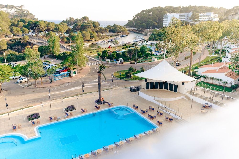 Minura Hotel Cala Galdana & Apartamentos 4 estrellas en Cala Galdana