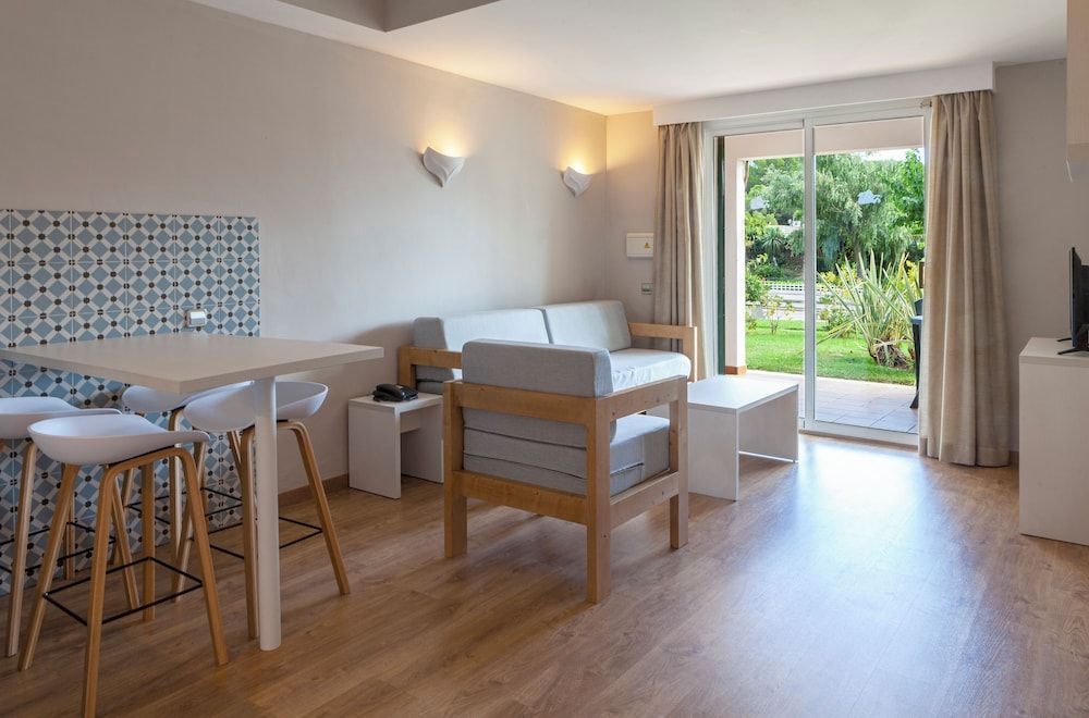 Minura Hotel Cala Galdana & Apartamentos 1