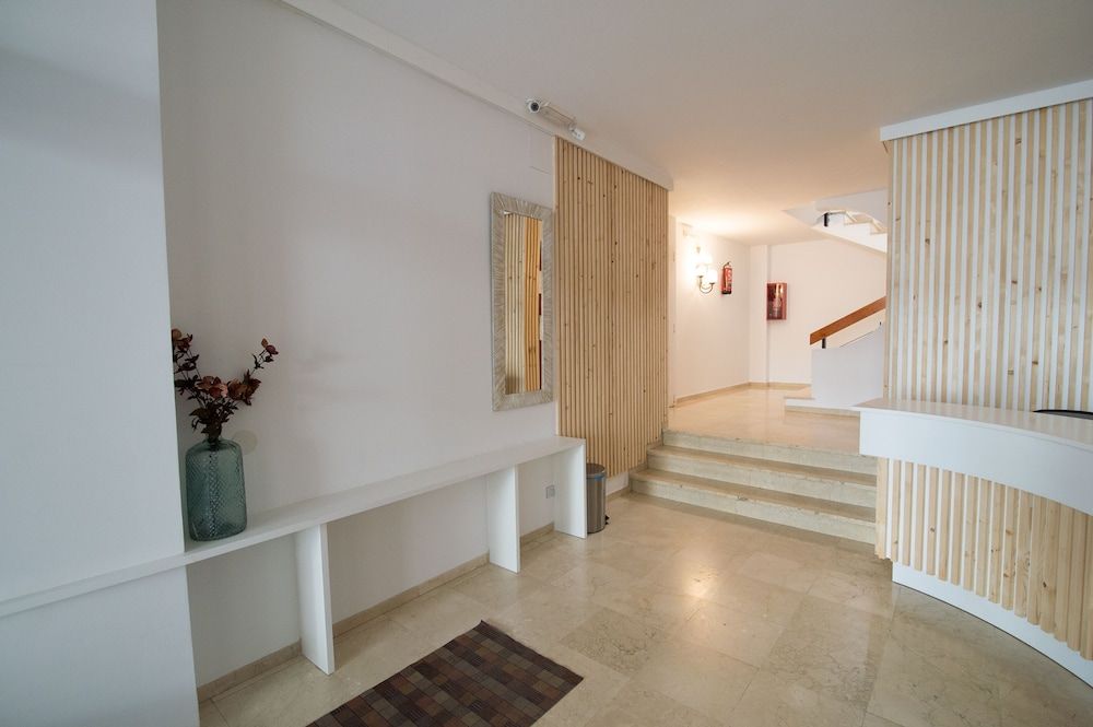 Apartamentos Mestret 2
