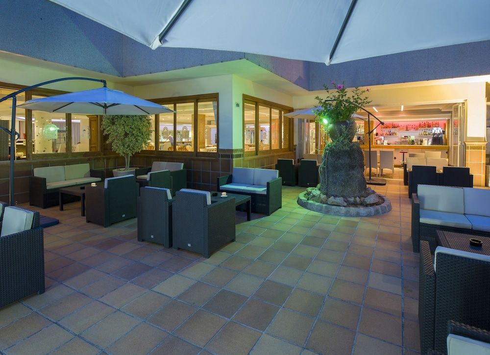 Invisa Hotel Es Pla - Adults Only 2