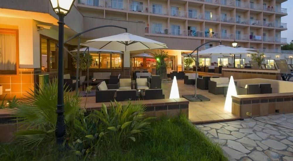 Invisa Hotel Es Pla - Adults Only 3
