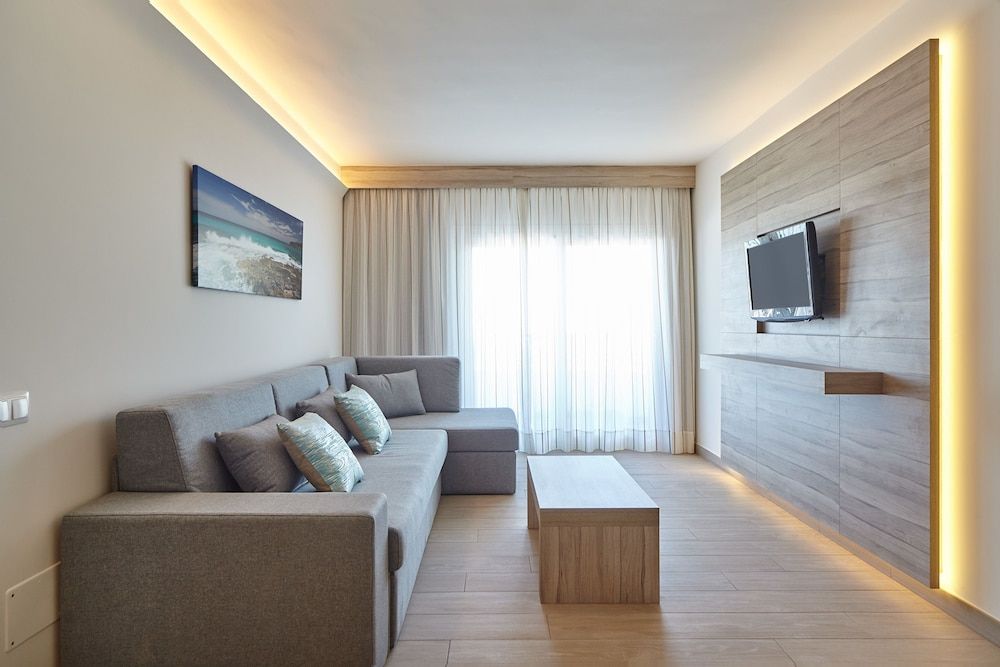 Sol Bahia Ibiza Suites 3