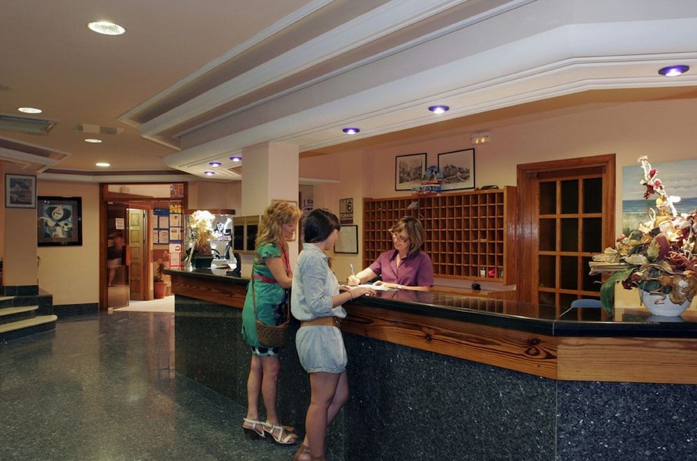 Nereida Aparthotel 2