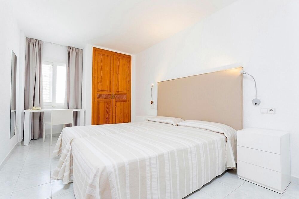 Duquesa Playa Aparthotel 1
