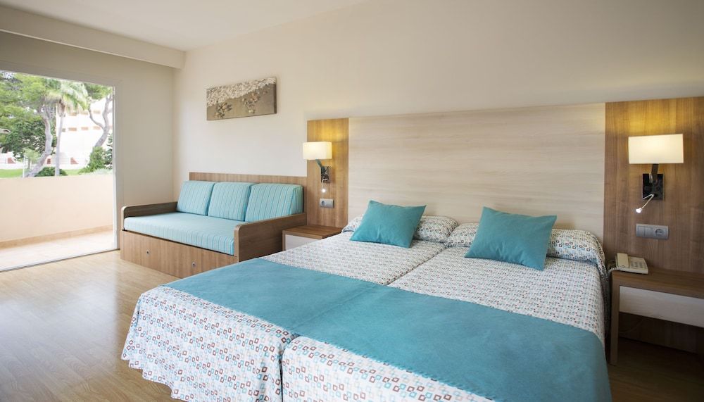 Invisa Hotel Club Cala Blanca 2