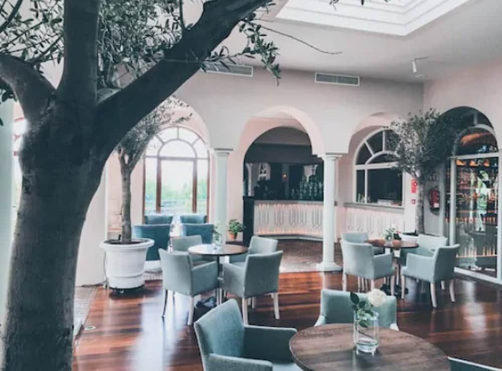 B bou Hotel La Viñuela & Spa 3