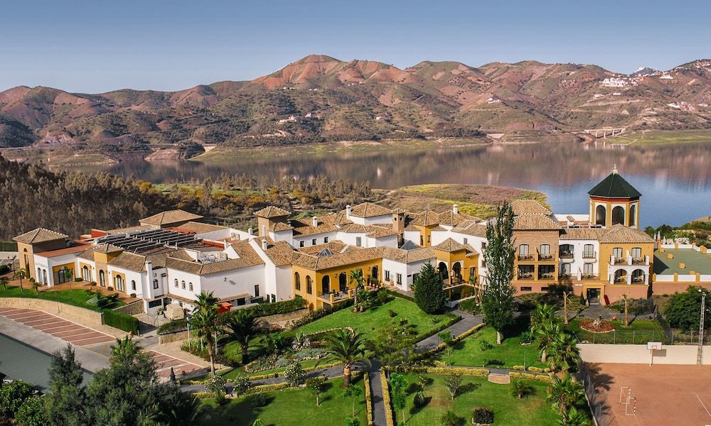 B bou Hotel La Viñuela & Spa 1