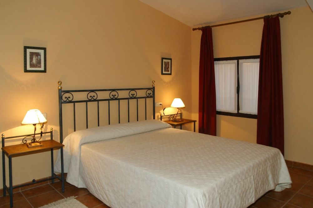 Hotel La Casa Rural 3
