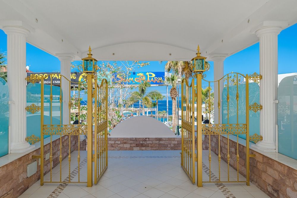 Flamingo Suites Boutique Hotel 3