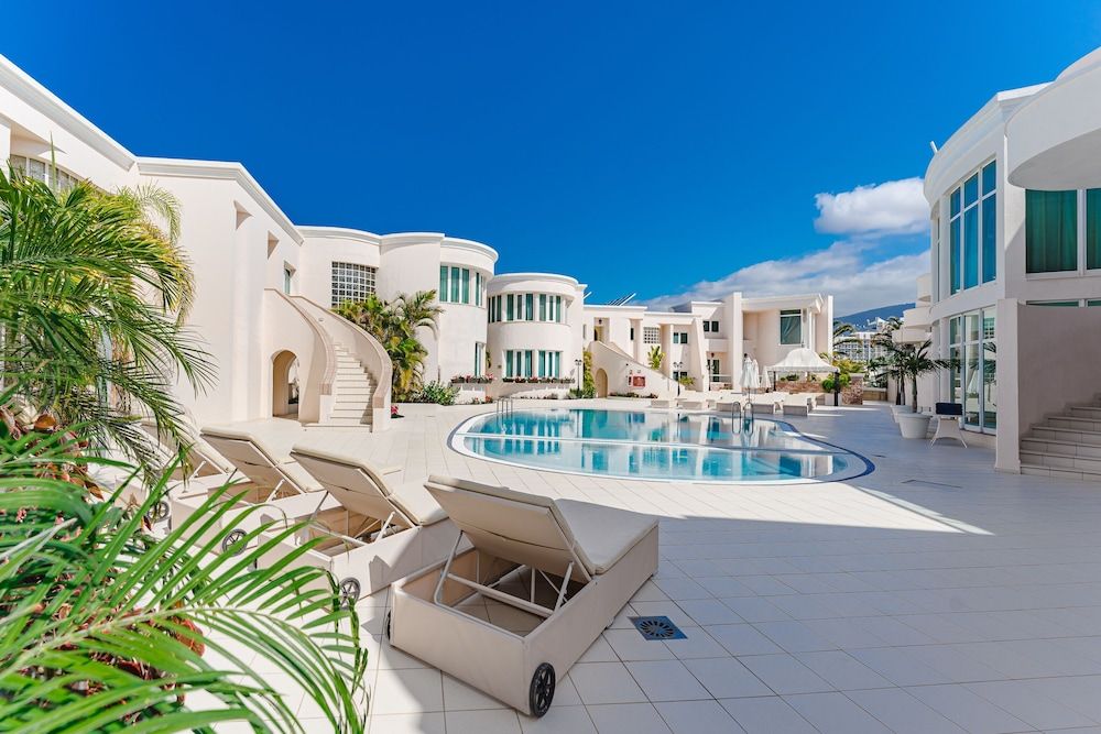 Flamingo Suites Boutique Hotel 1